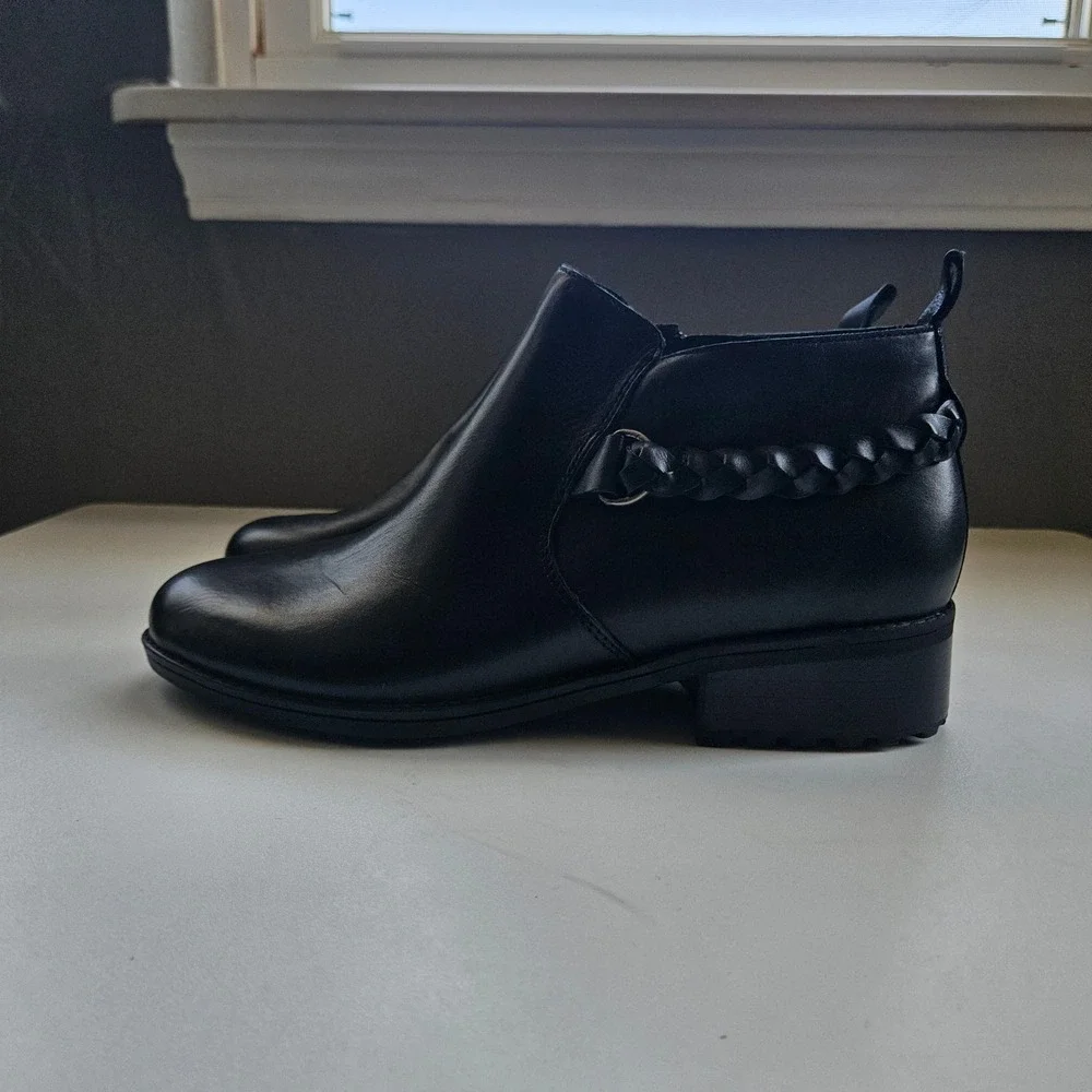 Easy Spirit Ankle Boots Womens 10M Black Leather Zip Up Office Heel Minimalist